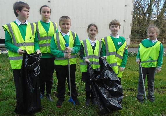 Primary school children at Newton St Cyres picked up litter