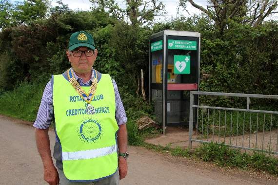 New Buildings now has a defibrillator in the old telephone box