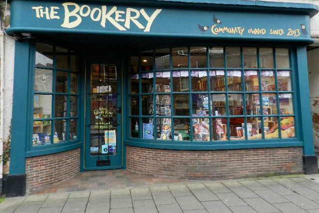 Bestselling author to talk about her 5th novel in Crediton
