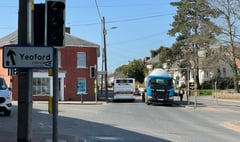 Warning about traffic light failure in Crediton

