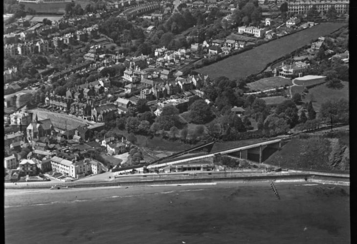 Wartime Dawlish  from the air taken in June 1941 by the RAF   © Historic England