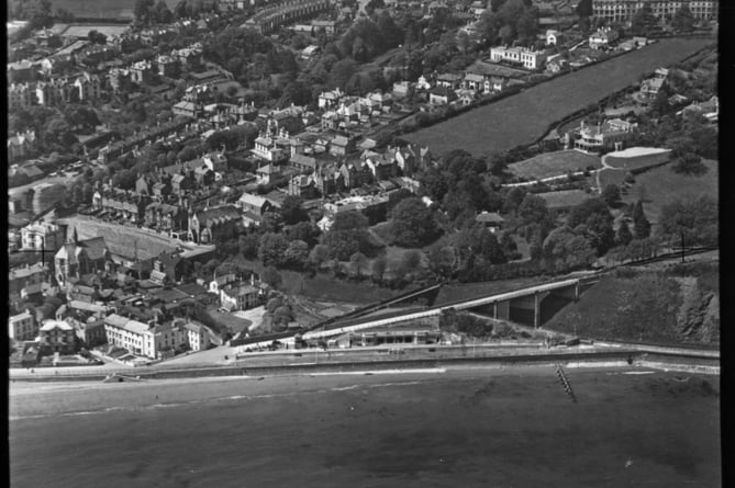 Wartime Dawlish  from the air taken in June 1941 by the RAF   © Historic England
