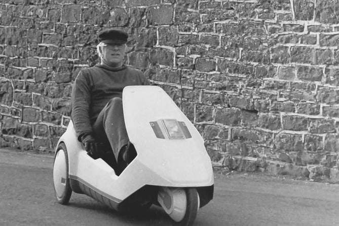 Rev Charles Edwards and his Sinclair C5 in Sandford in February 1985. DSC02666
