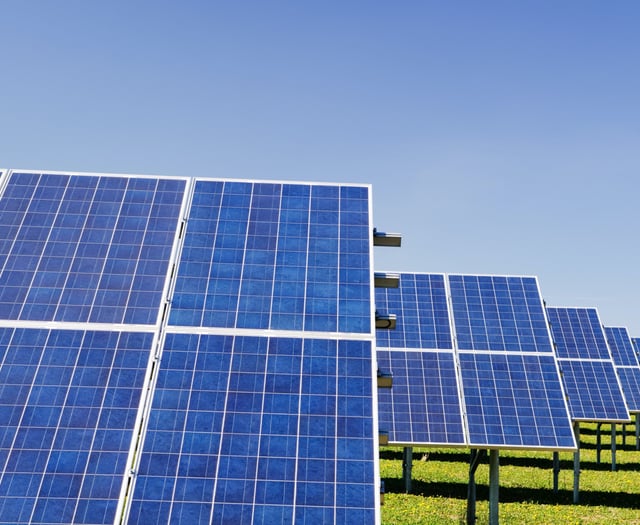 North Devon Solar Farm could save 10,000 tonnes of CO2 per year