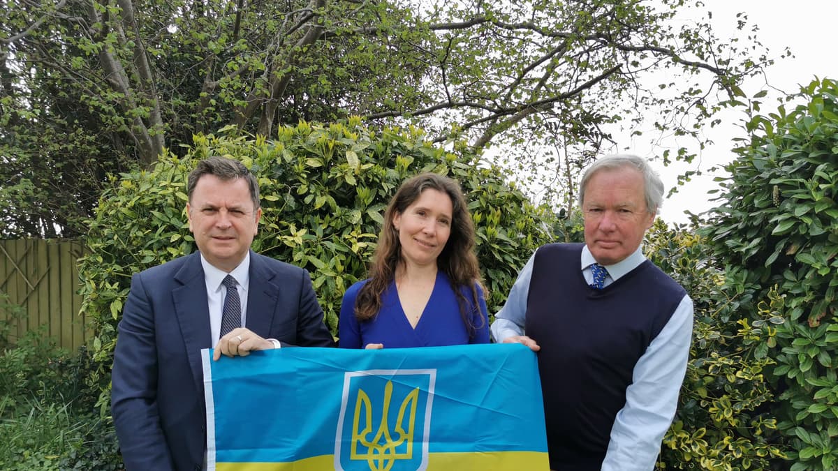 MP in Silverton to support vital work of Devon Ukrainian Association 