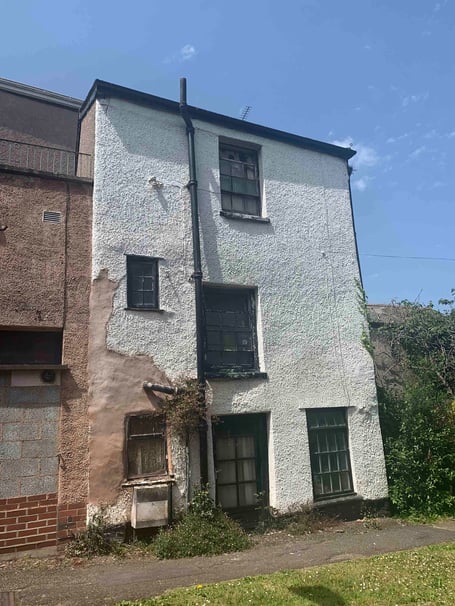 UNDER HAMMER -The Cott, Crediton.jpg