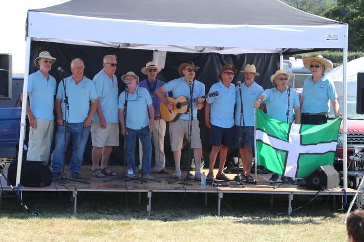 Mariners Away performing at the Show. AQ 8275