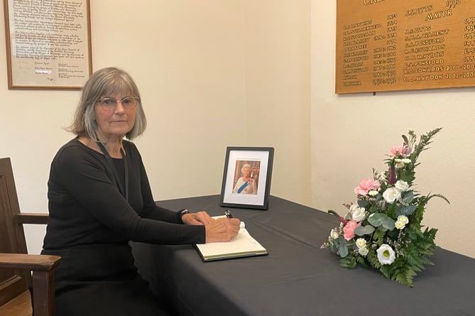 The Mayor of Crediton, Cllr Liz Brookes-Hocking, has opened a Book of Condolence at the offices of Crediton Town Council, which can be signed Monday to Friday between 10am and 2pm.  AQ 4975

