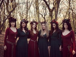 The ‘Mediaeval Baebes’ to appear at Chagford on December 16