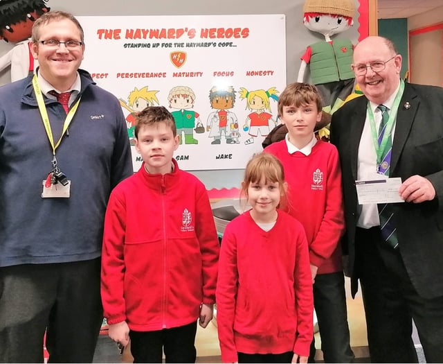 Crediton Masonic Lodge donates £100 to Hayward’s School
