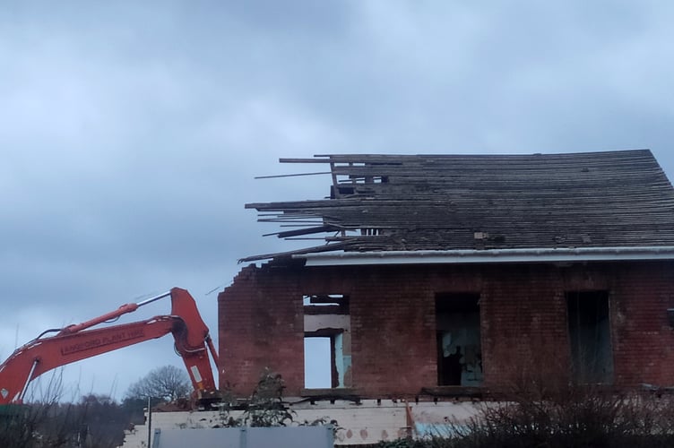 Rachel Marsh kindly sent us these images of the old school during its demolition.
