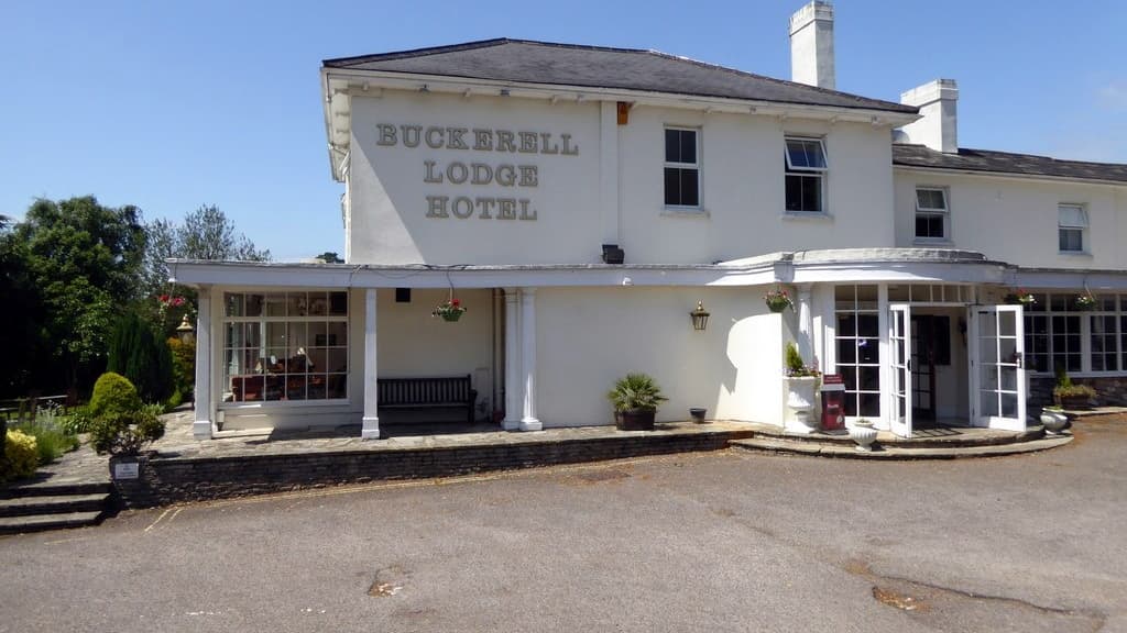 Retirement flats to replace Exeter hotel creditoncourier.co.uk