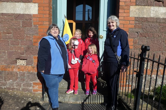 ‘Environment’ theme for Cheriton Fitzpaine Rainbows ‘Thinking Day’
