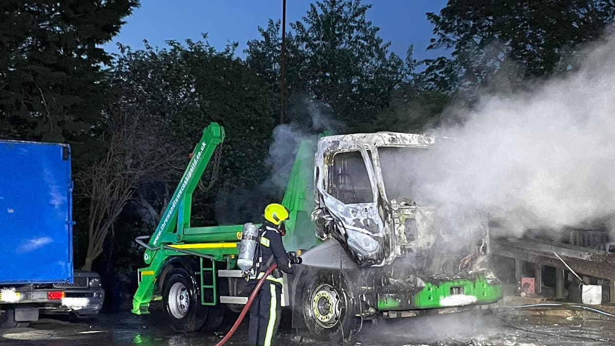 Skip lorry fire at Longdown near Exeter creditoncourier.co.uk