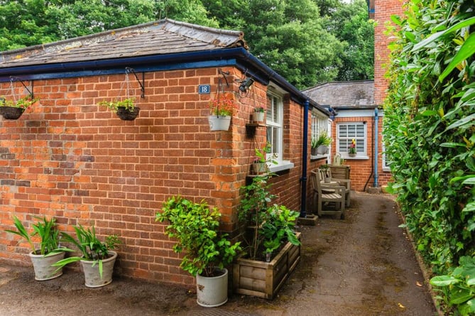 cheapest crediton