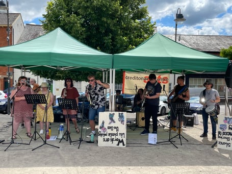 The Turning Tides Band playing at last year’s Festival. AQ 1093