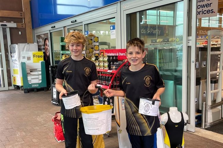 Volunteer helpers at the bag packing session at Crediton Tesco.