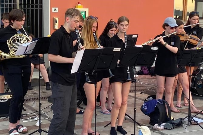 QE Jazz Band during its Italy tour.