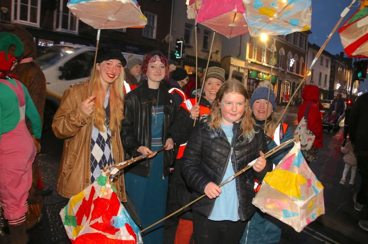 Some of those who carried lanterns in last year’s Parade. AQ 9363