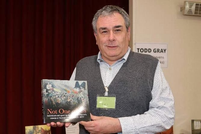 Dr Todd Gray. AQ 4064