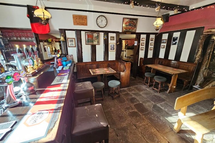 white hart bow 