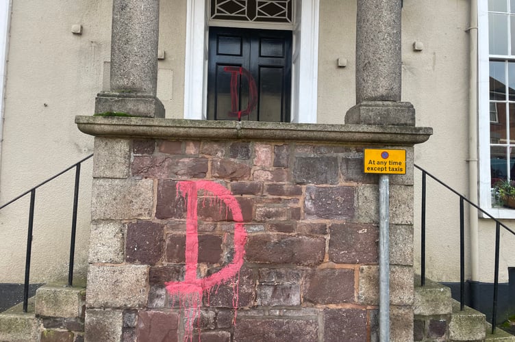 Graffiti at the now closed General Sir Redvers Buller pub. AQ 0574