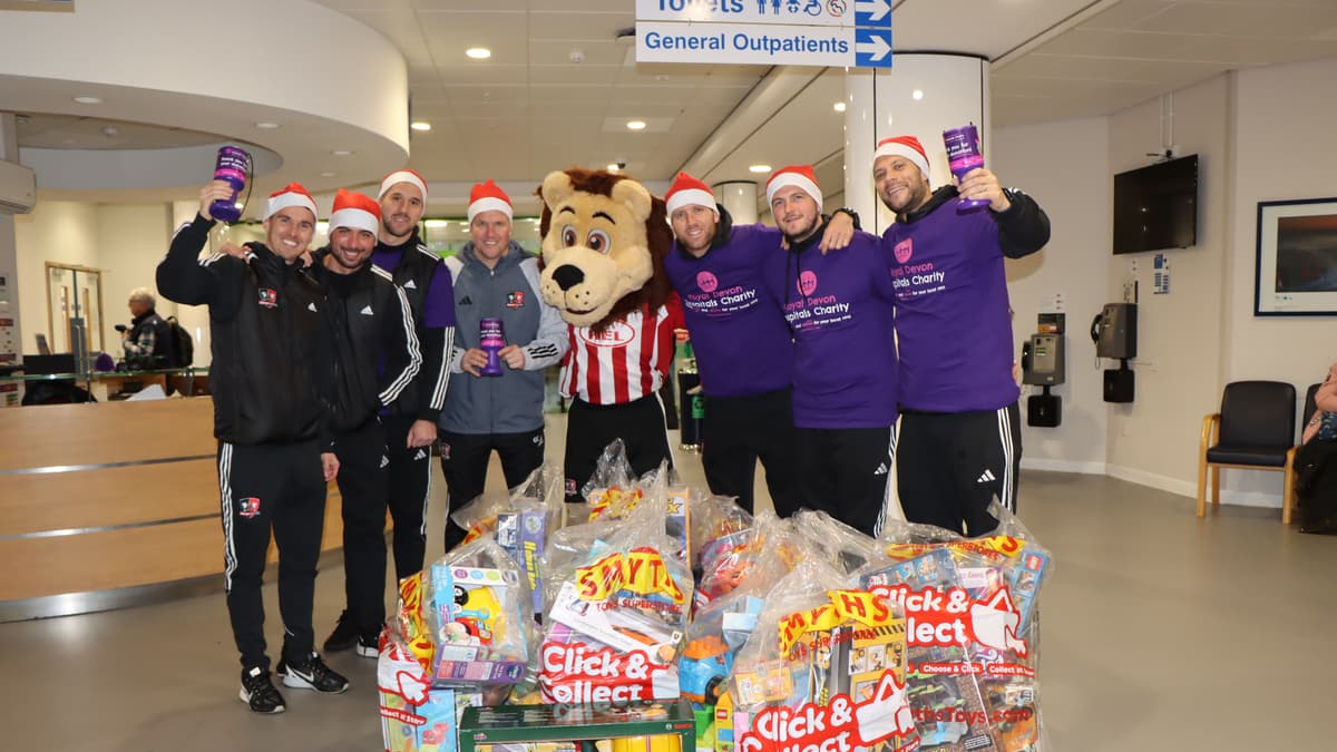 Youngsters in hospital treated to visit from Exeter City FC players ...