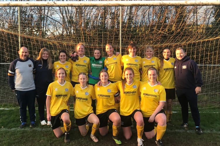 Crediton United FC ladies.