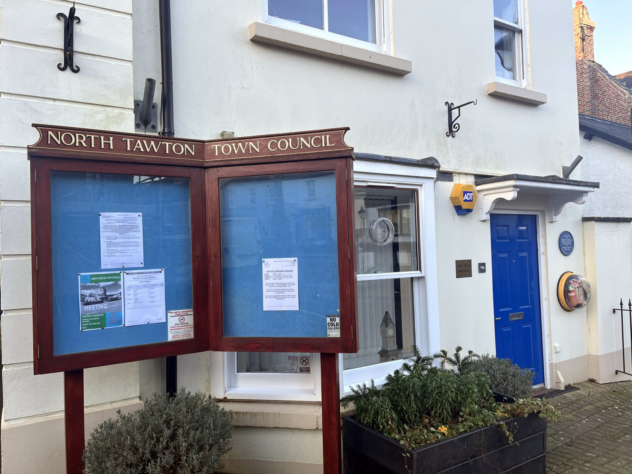 North Tawton Town Council seeks new councillor, deputy town clerk