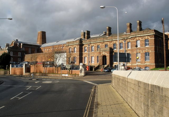 A highly critical report has outlined high levels of violence and overcrowding at Exeter Prison, which the city's MP Ben Bradshaw called 'grim reading'