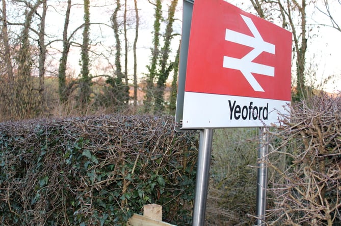 Yeoford Station sign.  SR 9482
