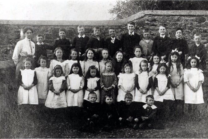Zeal Monachorum School pictured in 1915.  Can you name any of those pictured?

