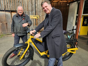 MP visits local Bike Shop for 30th Anniversary
