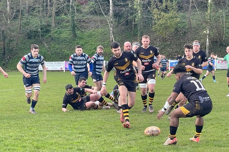 Crediton get to the ball.  AQ 8717

