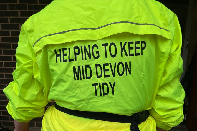 Helping to keep Mid Devon tidy was the message.  AQ 8002
