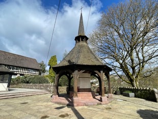[CUT!] want volunteers to help with cleaning around the War Memorial
