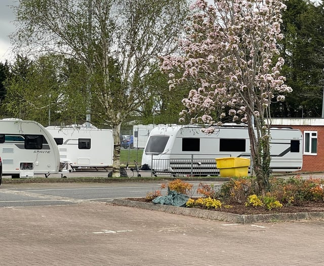 Crediton leisure centre closes after travellers return
