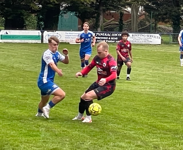 Champions Bovey overwhelm Crediton
