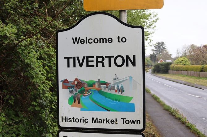 Tiverton road sign