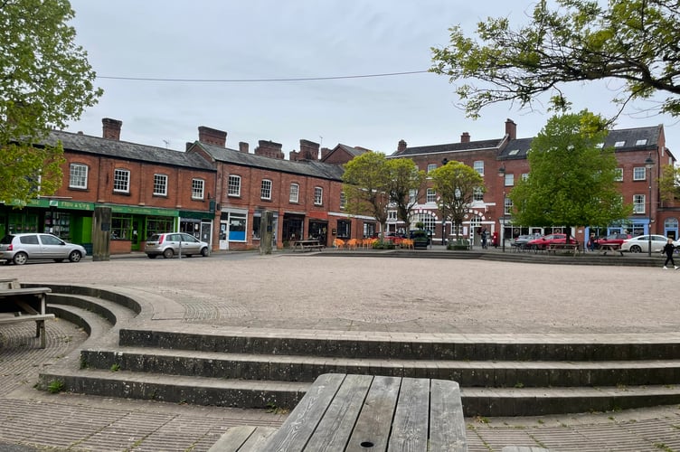 Crediton Town Square.  AQ 1272