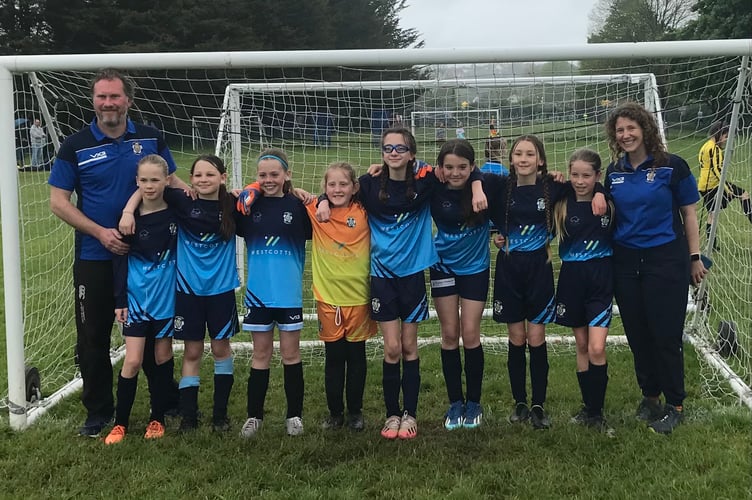 Crediton Youth U11 Blues Girls.