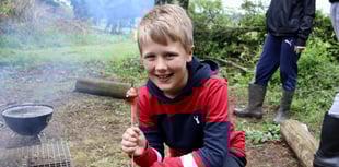 Primary pupils learn bushcraft skills 