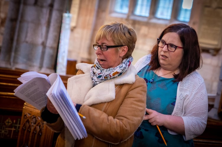 Two actors during rehearsals for the Shakespeare in the Square 2024.
