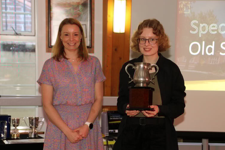 The Old Scholars Cup was presented by Vicky Evans to Amber Parfitt. AQ 4135
