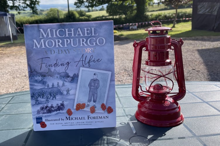 Sandford School was presented with new Michael Morpurgo D-Day book Finding Alfie