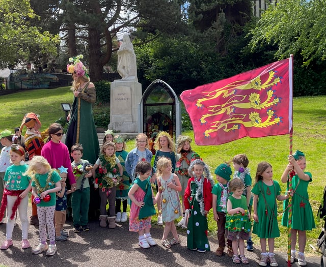 Letter: Dress as a Christmas tree for Boniface Bash
