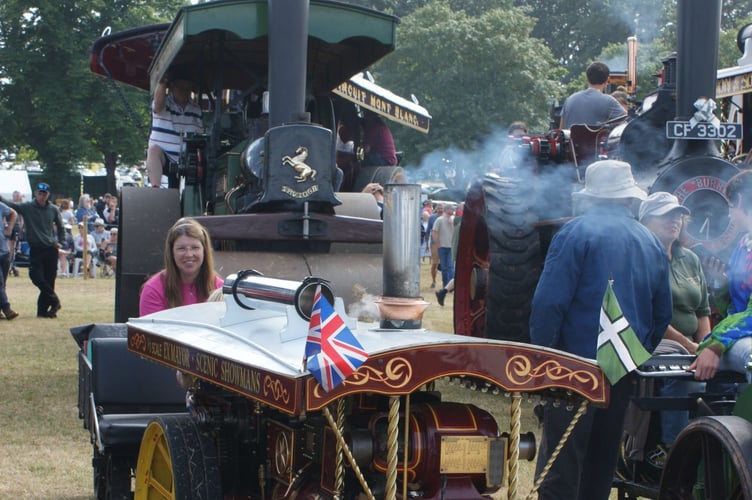 The line-up of 40 steamers includes miniature and full-size engines