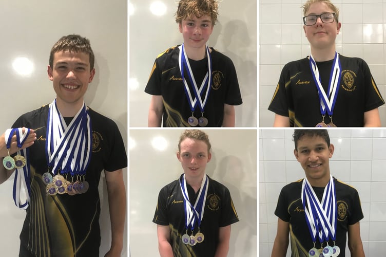 Swimmers with medals