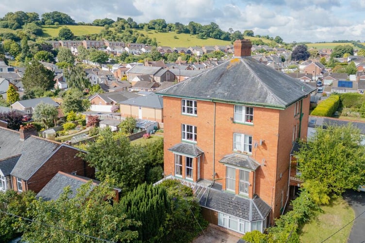 cheapest crediton