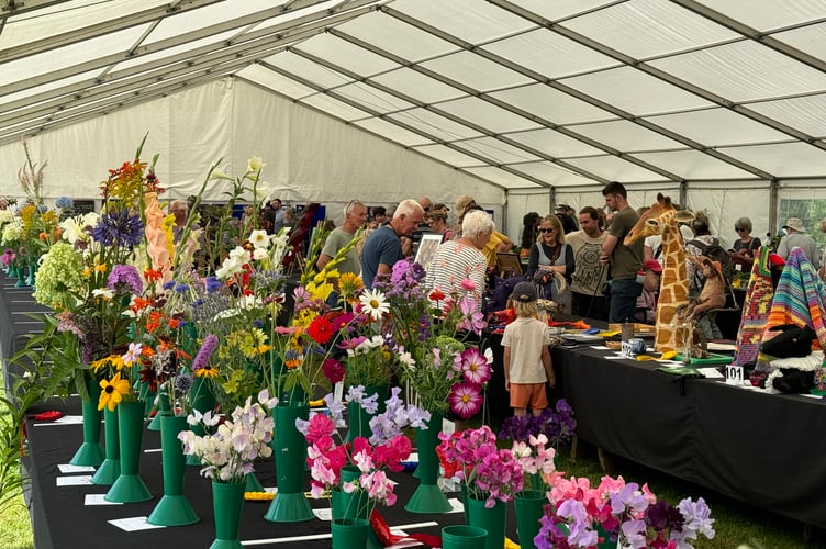 The produce, flowers, crafts and cookery classes saw excellent entries. AQ 0781